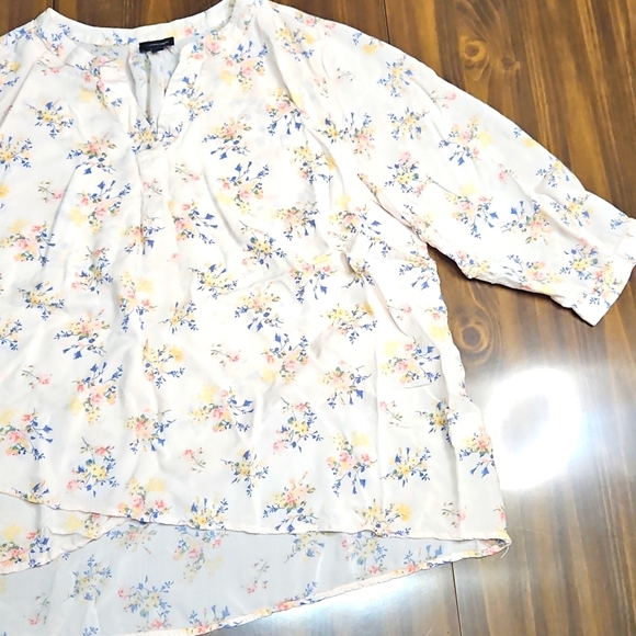 Floral Women's Top - Picture 2 of 12